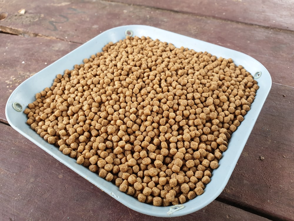 pakan ikan buatan pelet butiran ikan nila